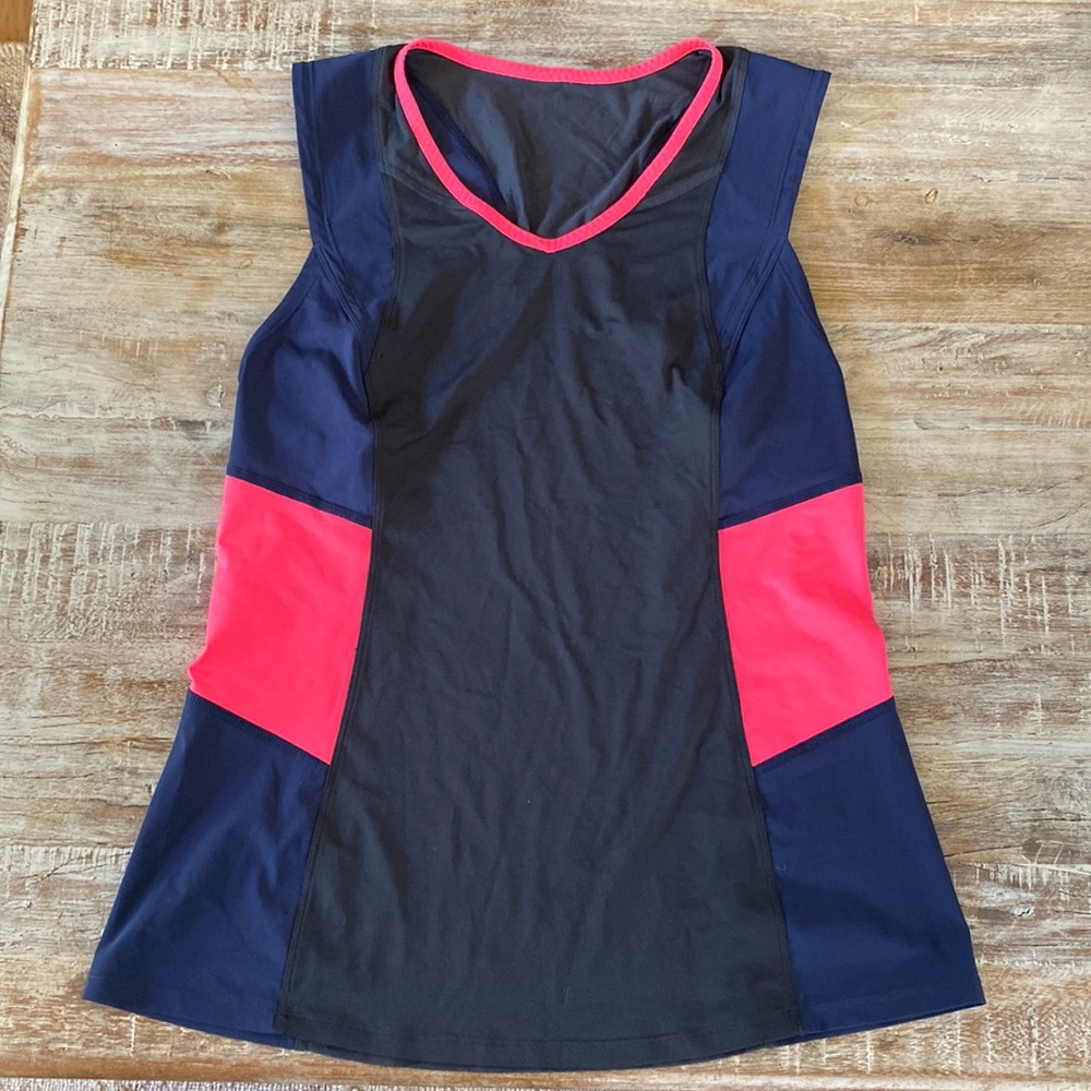 Lululemon trail bound tank